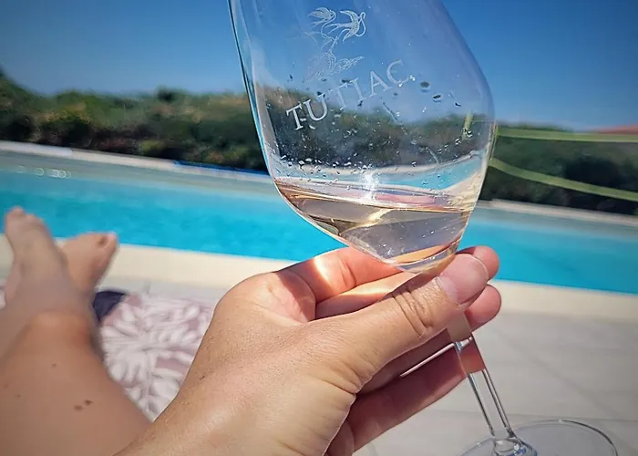 Bed & Breakfast Vigne, Piscine Fitness Lugon et l’Ile du Carney